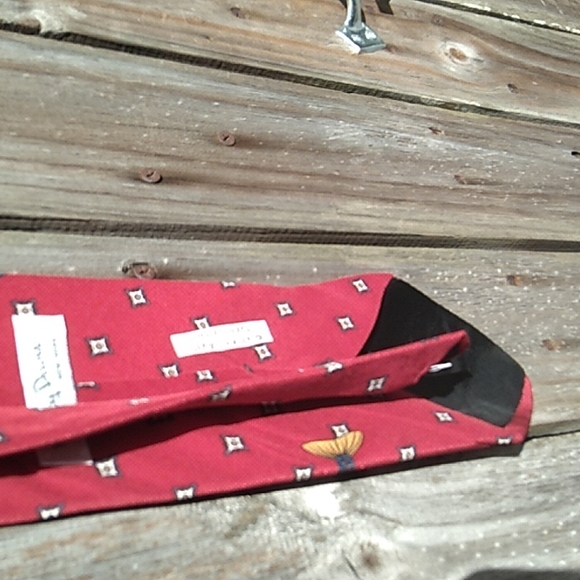 Vicky Davis Fish Tie - Picture 9 of 11